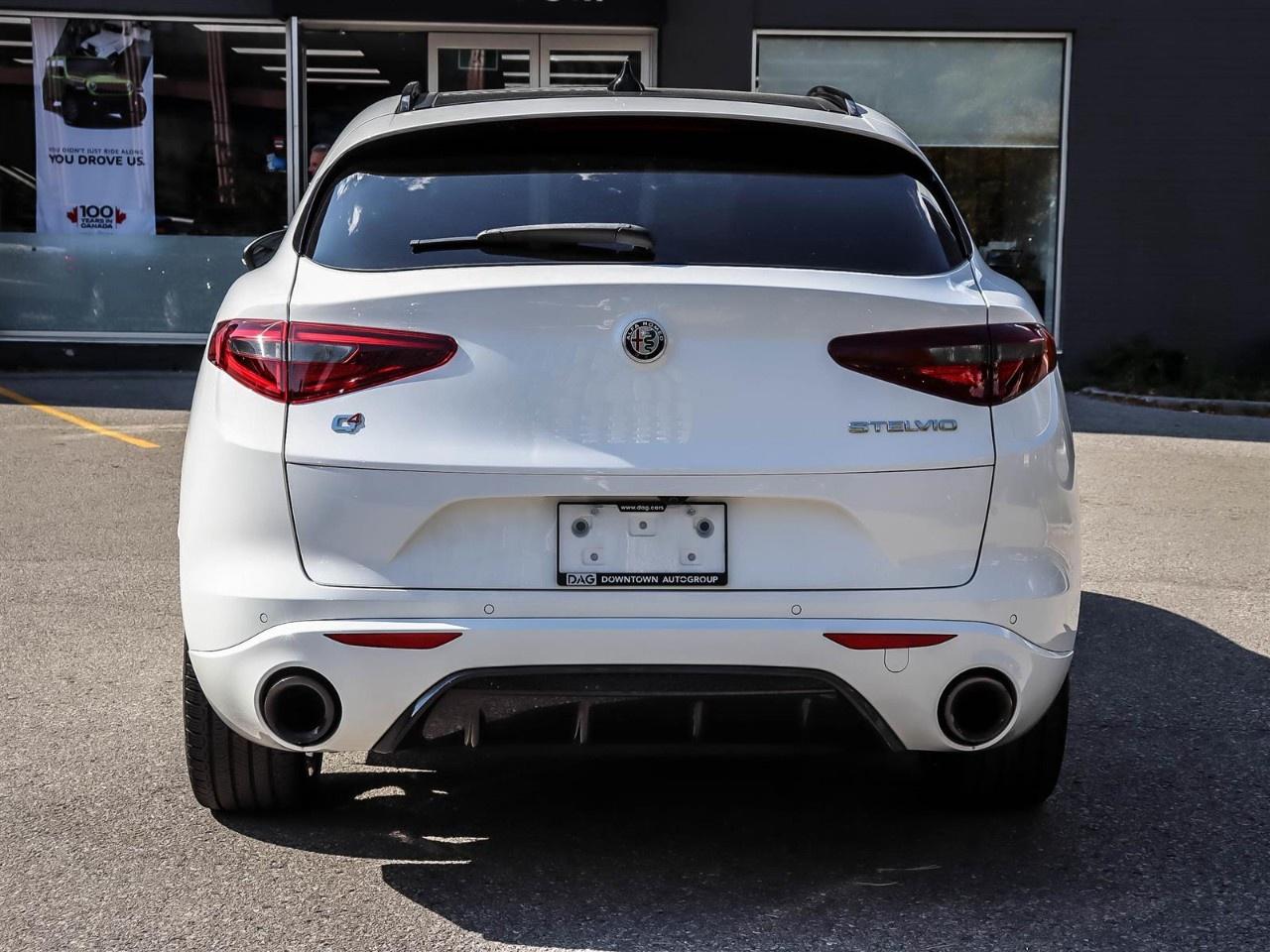 2023 Alfa Romeo Stelvio Veloce AWD Photo