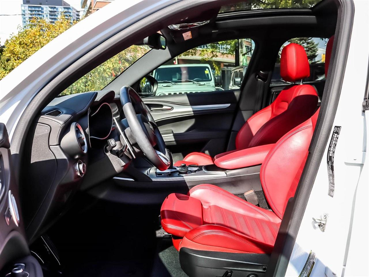 2023 Alfa Romeo Stelvio Veloce AWD Photo