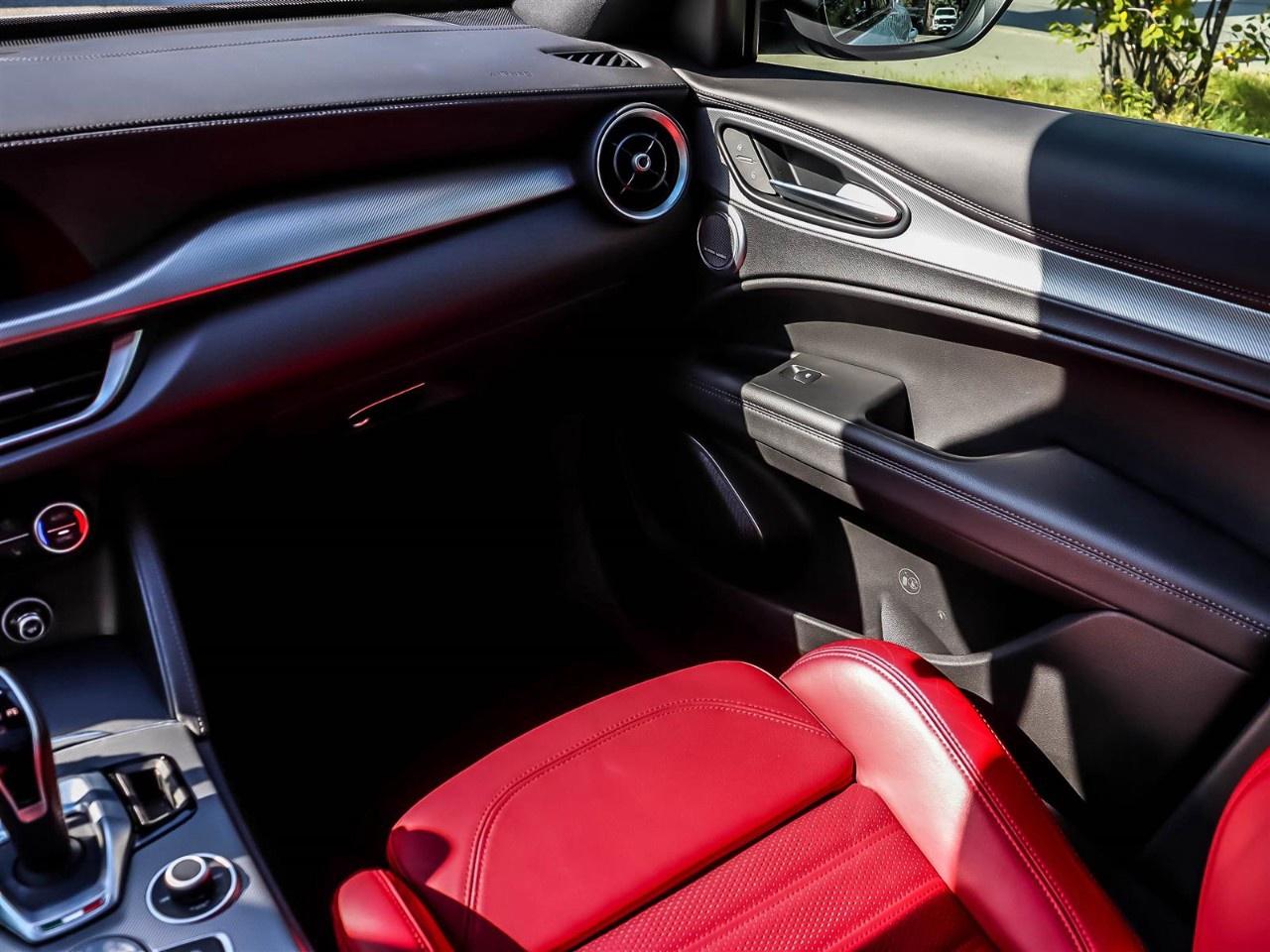 2023 Alfa Romeo Stelvio Veloce AWD Photo