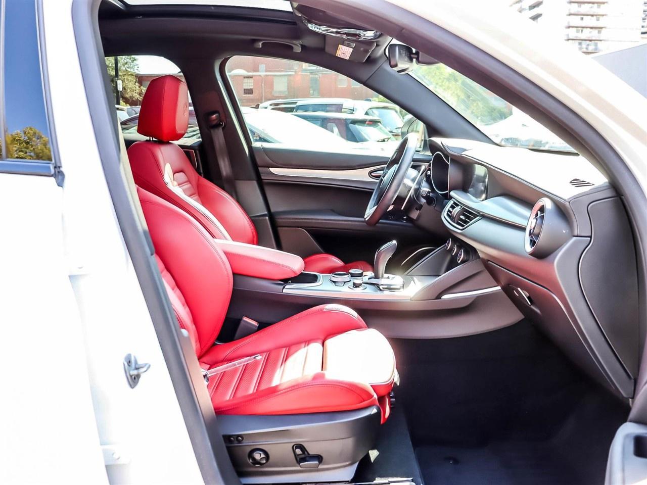 2023 Alfa Romeo Stelvio Veloce AWD Photo