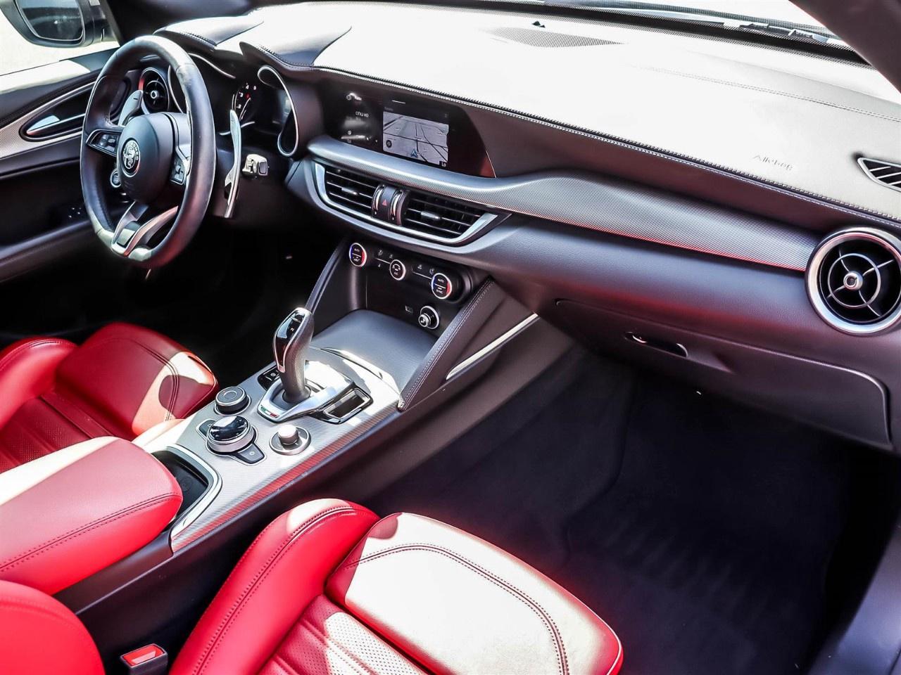 2023 Alfa Romeo Stelvio Veloce AWD Photo