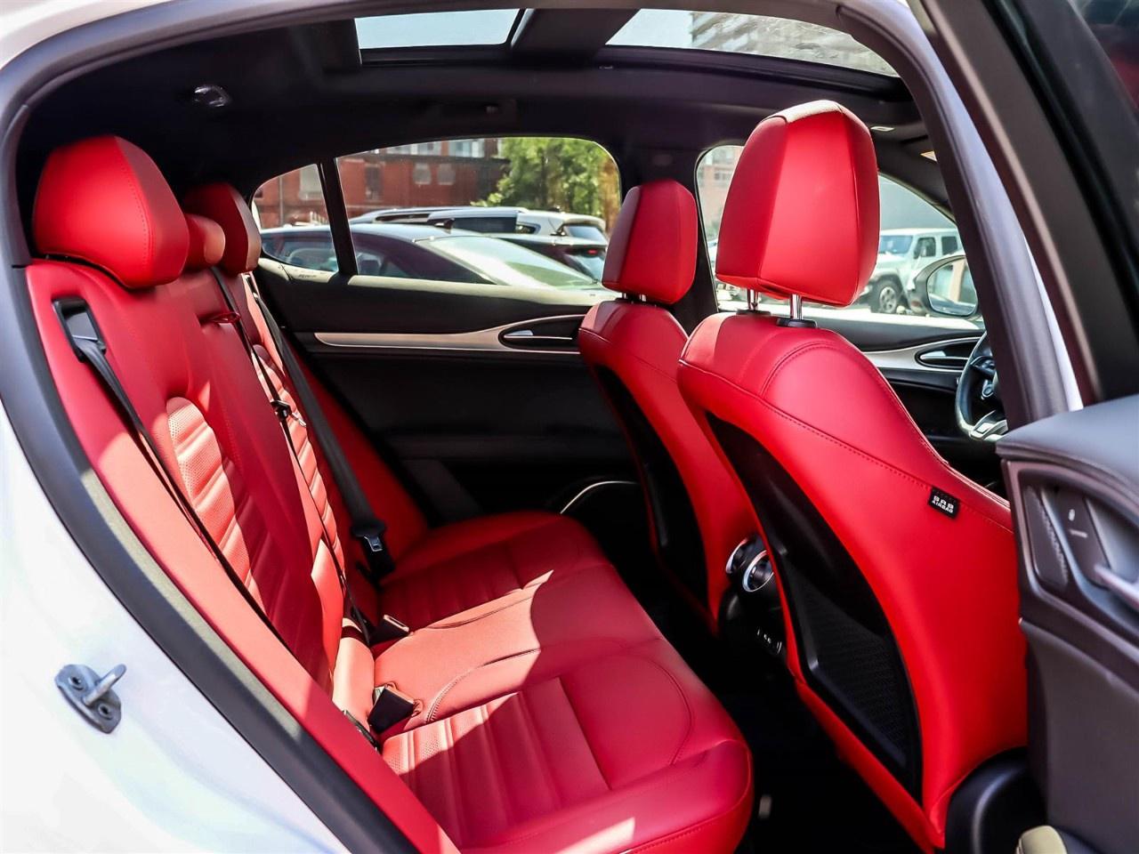 2023 Alfa Romeo Stelvio Veloce AWD Photo