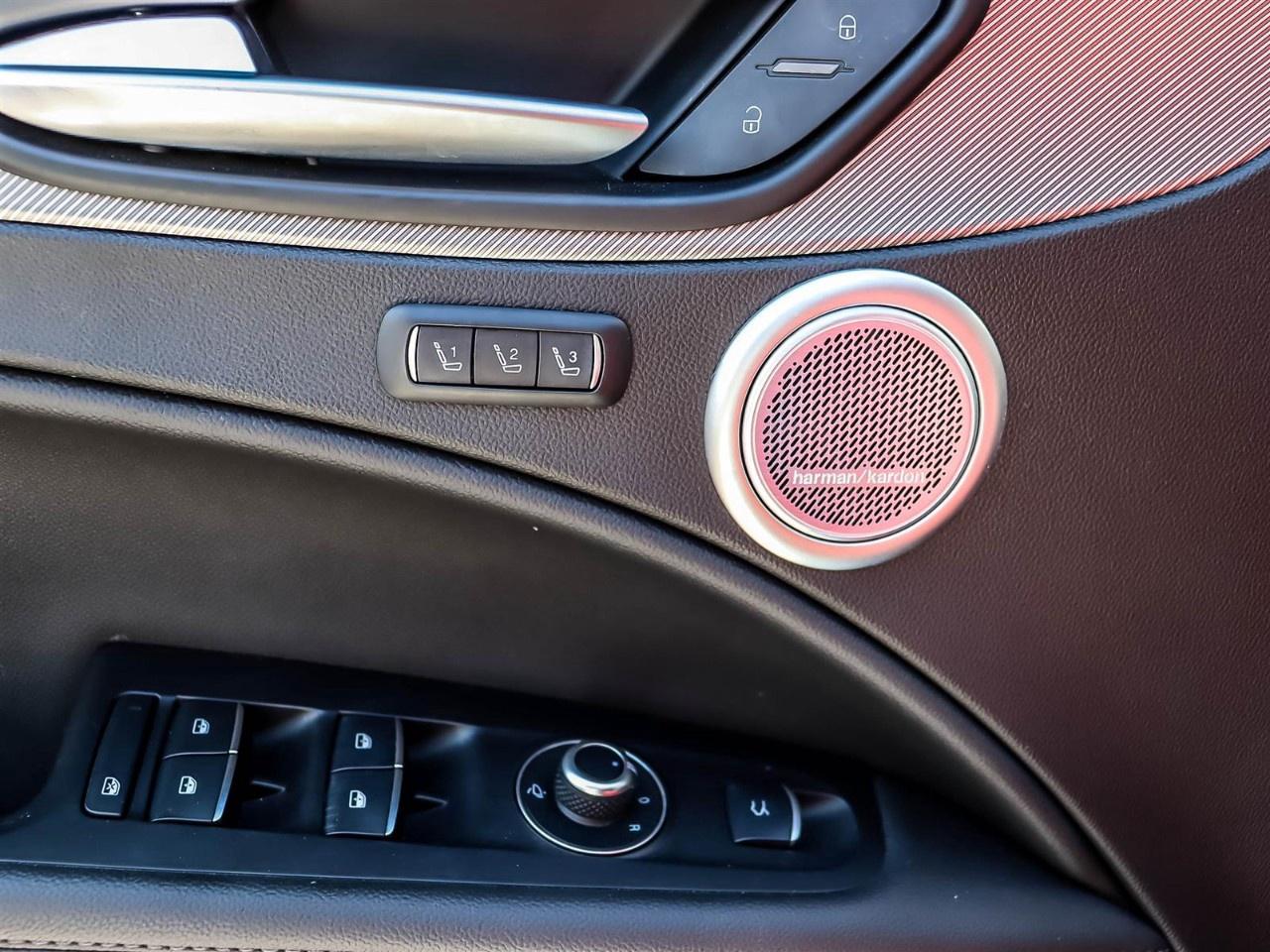 2023 Alfa Romeo Stelvio Veloce AWD Photo