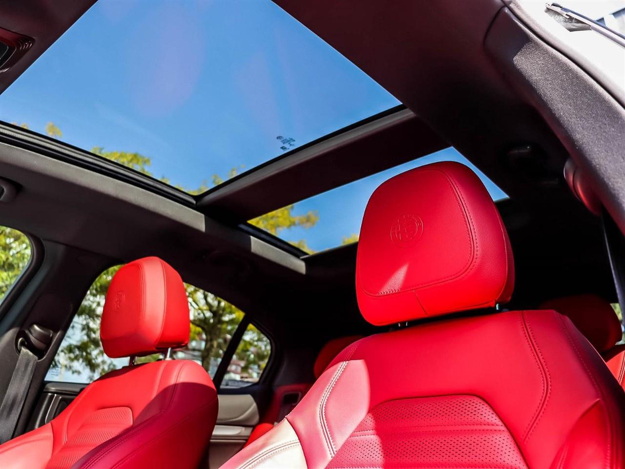 2023 Alfa Romeo Stelvio Veloce AWD Photo