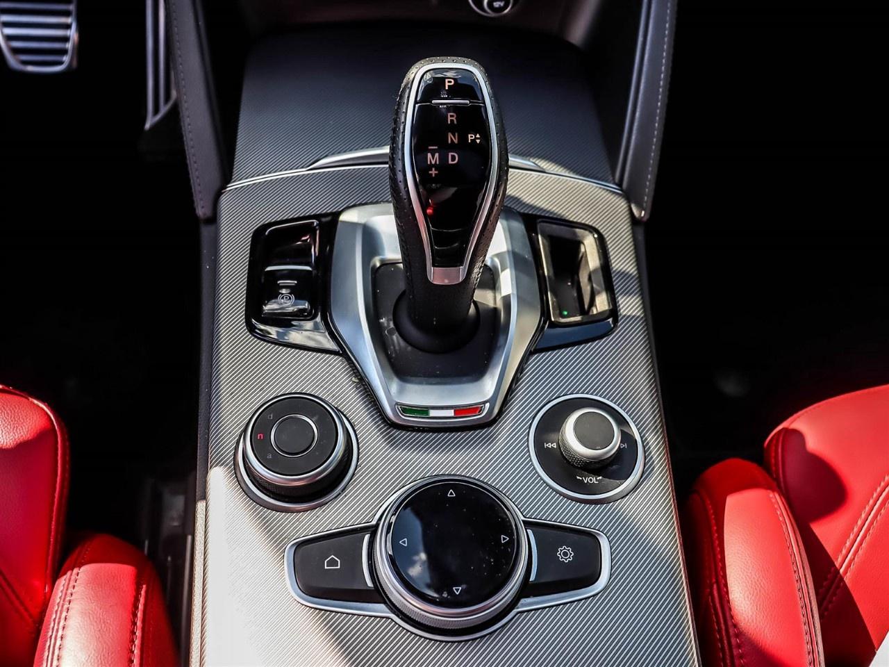 2023 Alfa Romeo Stelvio Veloce AWD Photo