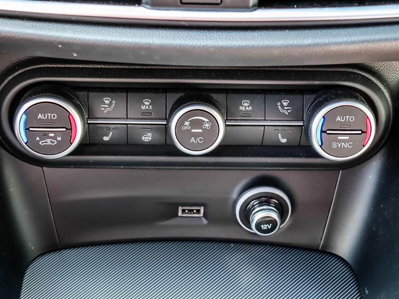 2023 Alfa Romeo Stelvio Veloce AWD Photo