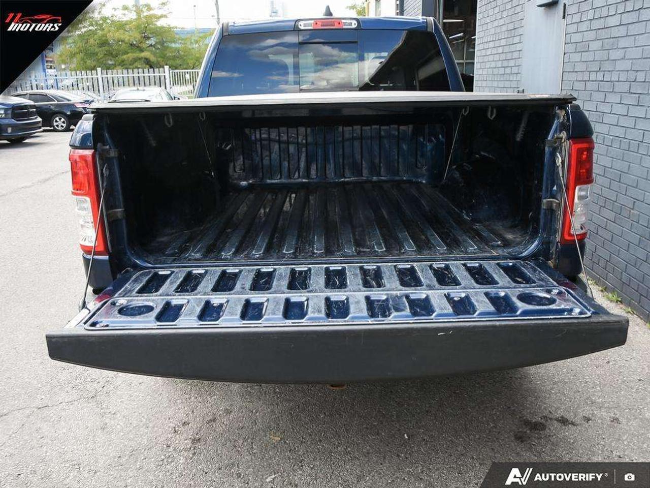 2019 RAM 1500 Tradesman 4x4 Crew Cab 6.4FT Box   NO ACCIDENTS Photo