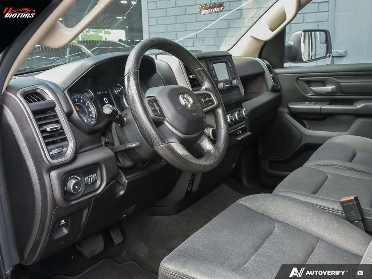2019 RAM 1500 Tradesman 4x4 Crew Cab 6.4FT Box   NO ACCIDENTS Photo