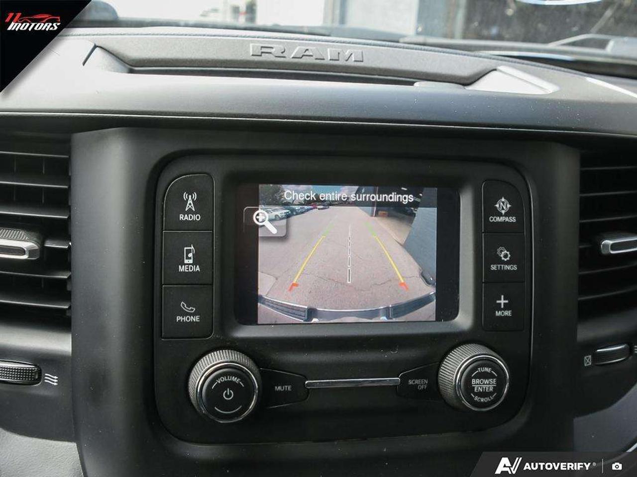2019 RAM 1500 Tradesman 4x4 Crew Cab 6.4FT Box   NO ACCIDENTS Photo