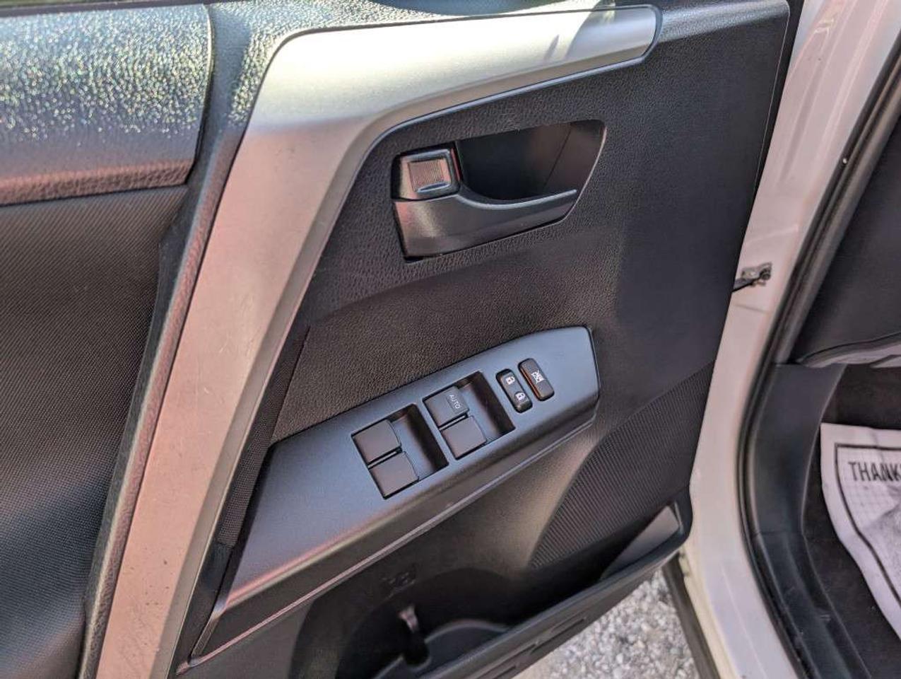 2018 Toyota RAV4 LE  CAMERA   HTD SEATS Photo