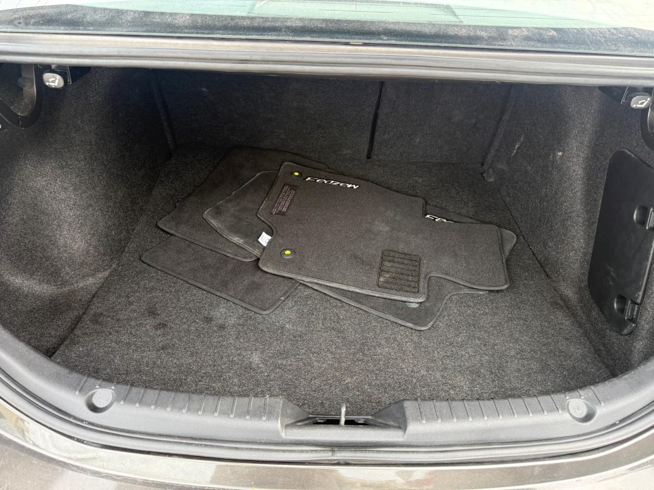 2014 Mazda MAZDA3 4dr Sdn Auto GS-SKY Photo