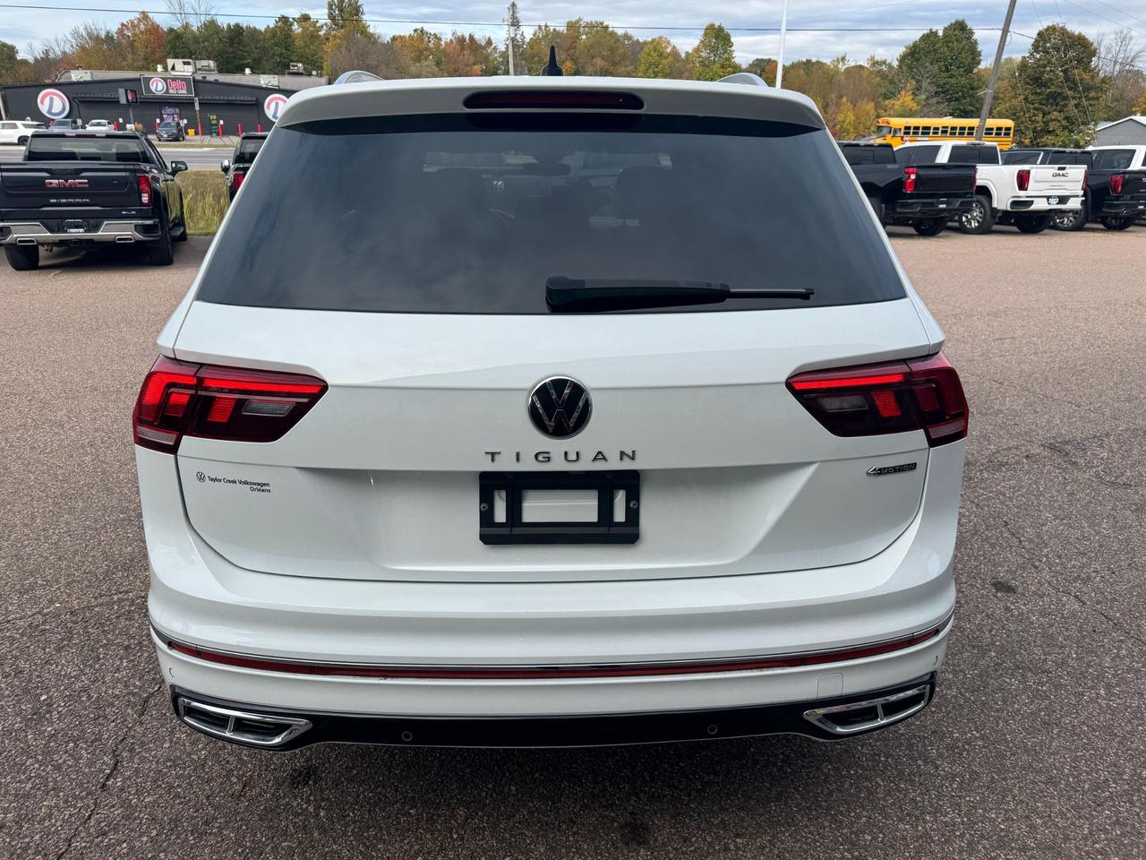 2024 Volkswagen Tiguan Highline R-LINE 4dr All-wheel Drive 4MOTION Photo