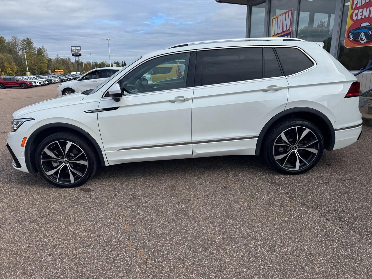 2024 Volkswagen Tiguan Highline R-LINE 4dr All-wheel Drive 4MOTION Photo