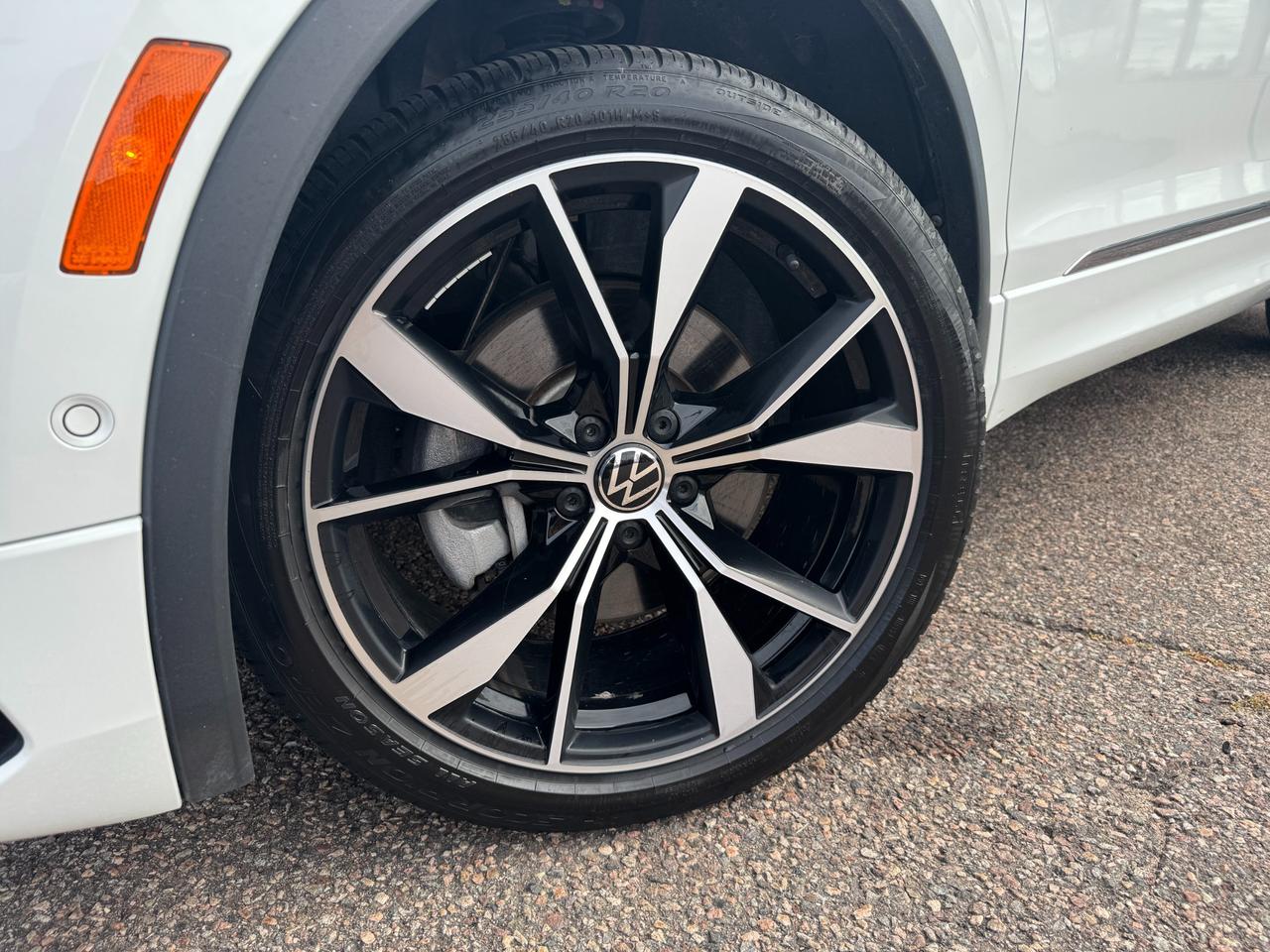 2024 Volkswagen Tiguan Highline R-LINE 4dr All-wheel Drive 4MOTION Photo