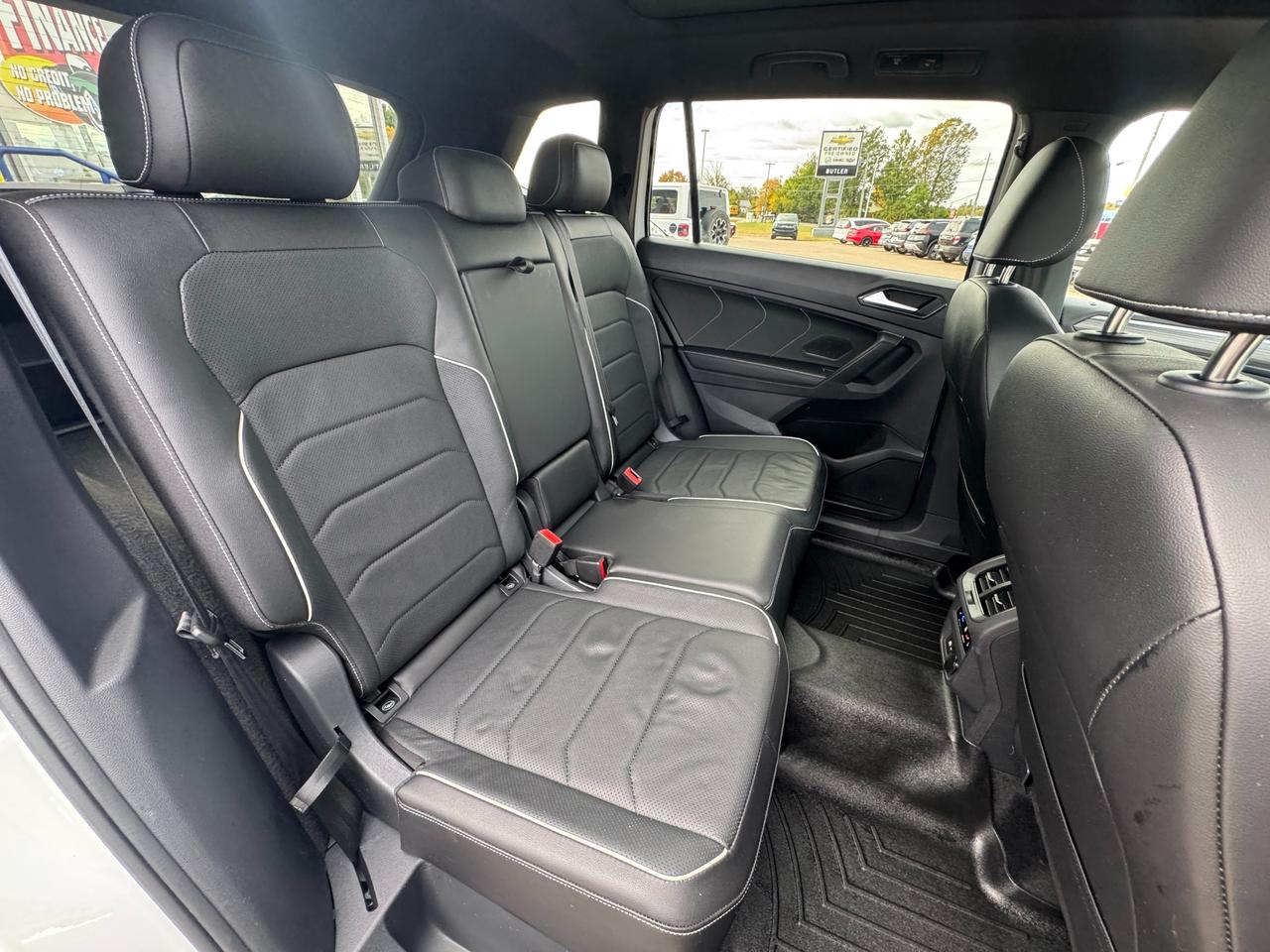 2024 Volkswagen Tiguan Highline R-LINE 4dr All-wheel Drive 4MOTION Photo