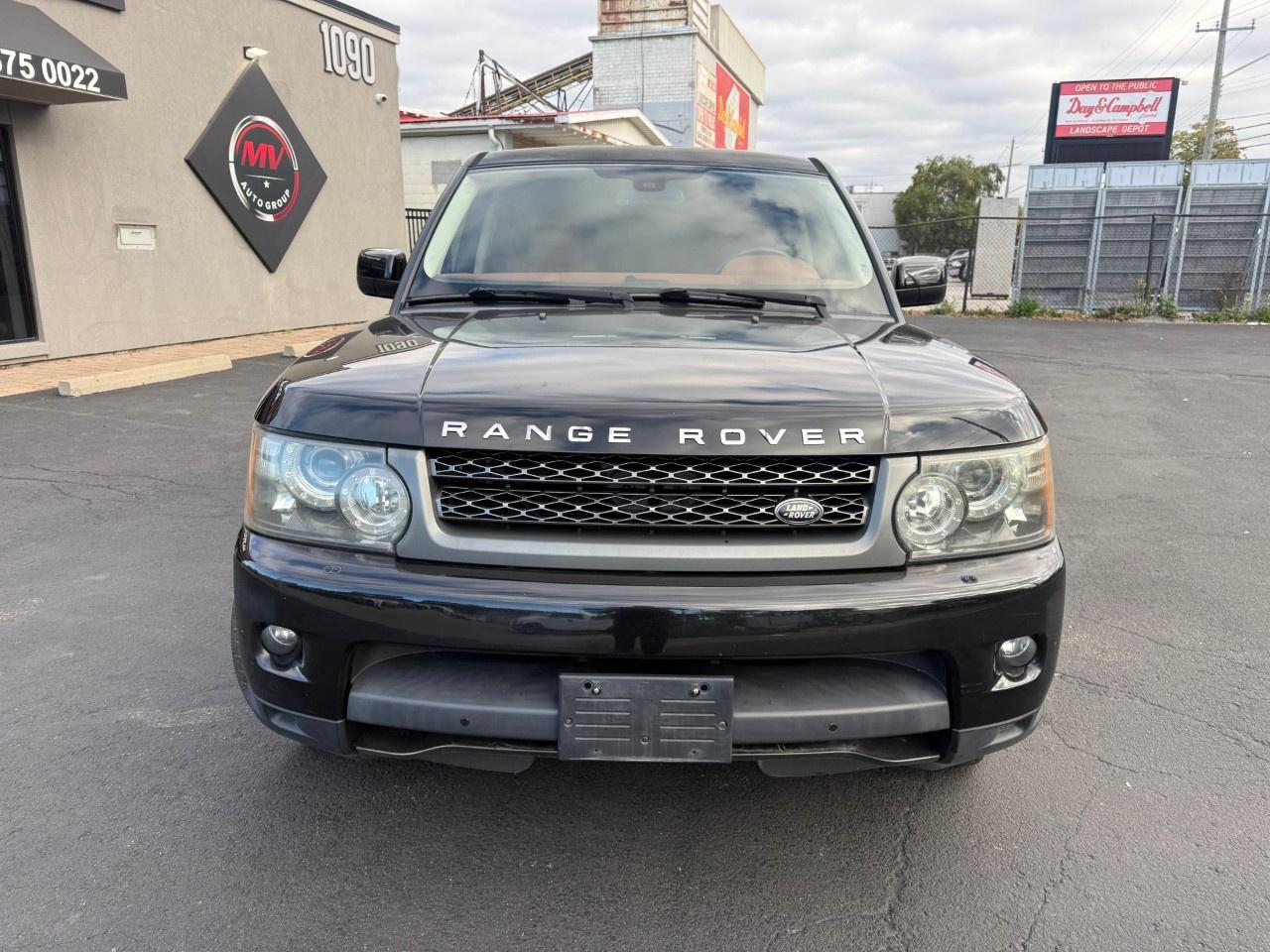 2011 Land Rover Range Rover Sport 4WD 4dr HSE LUX Photo