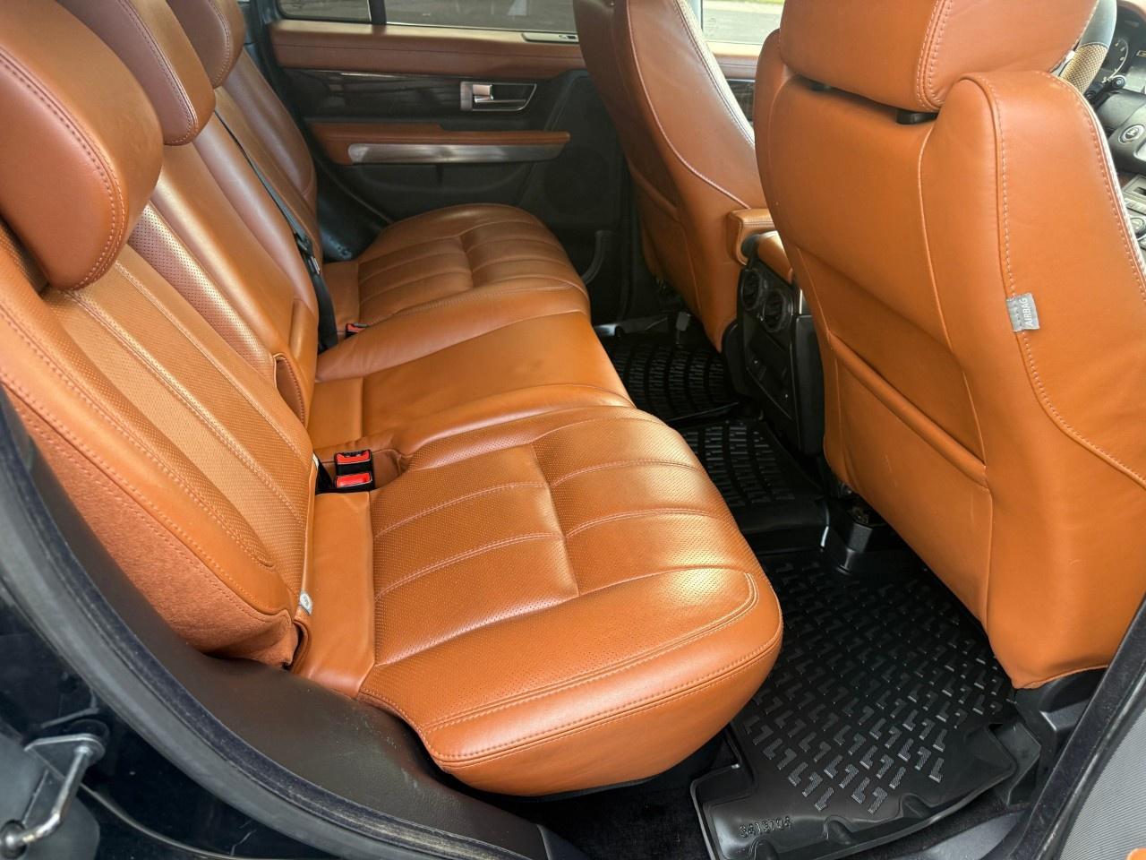 2011 Land Rover Range Rover Sport 4WD 4dr HSE LUX Photo