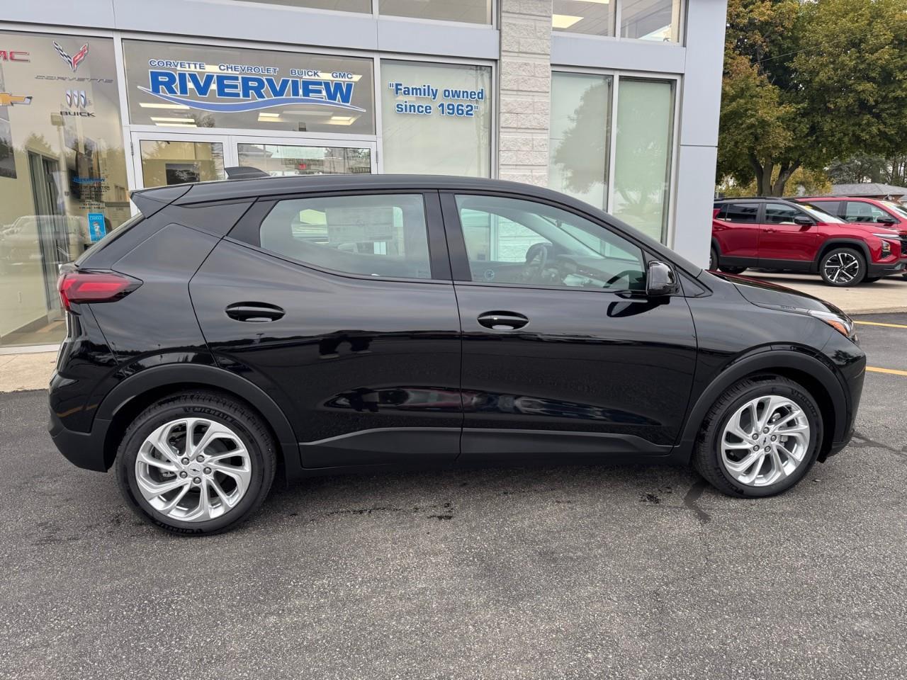 2027 Chevrolet Bolt LT 4dr Photo5