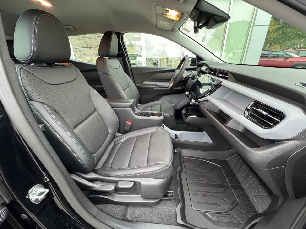 2027 Chevrolet Bolt LT 4dr Photo