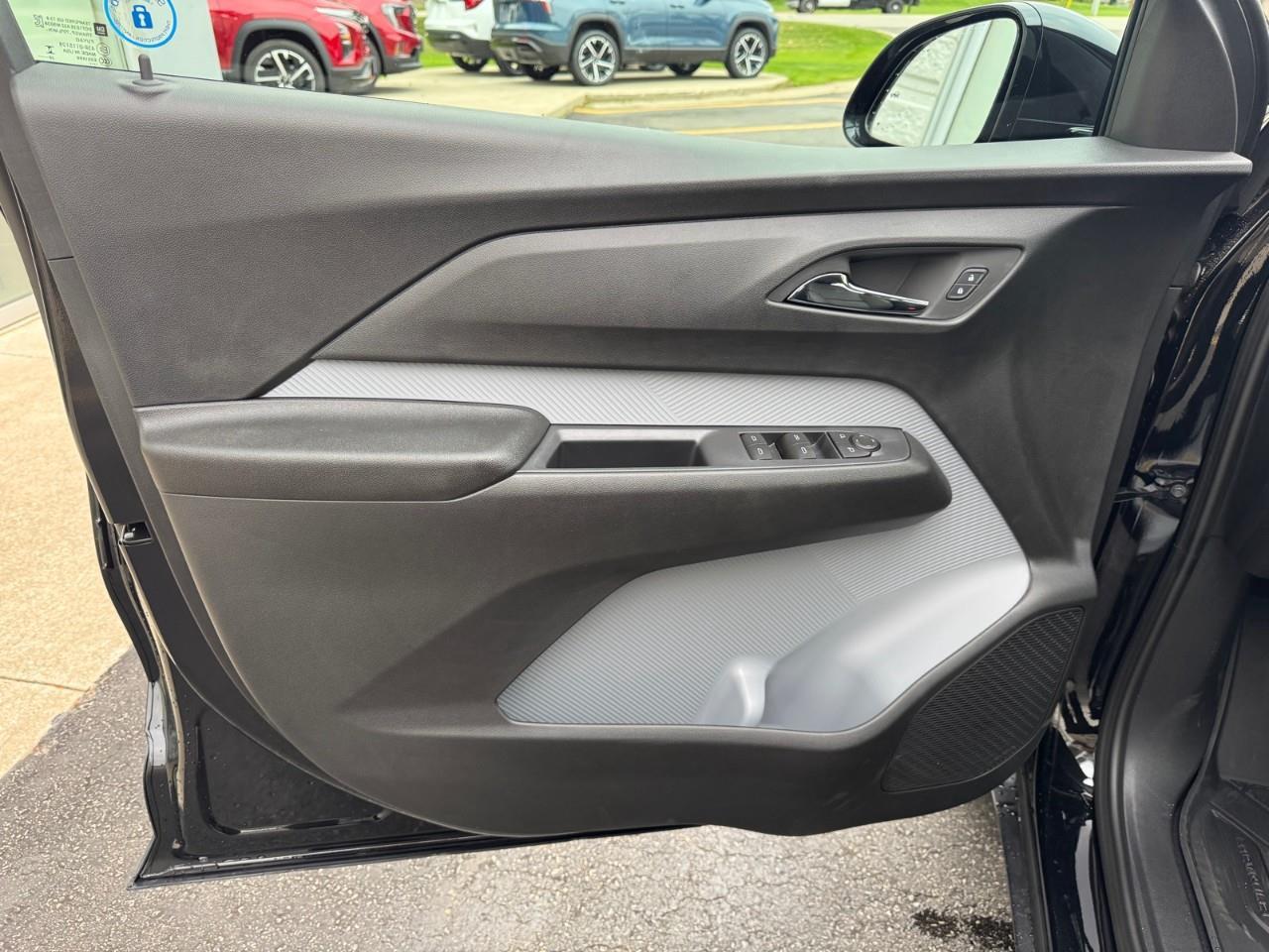 2027 Chevrolet Bolt LT 4dr Photo