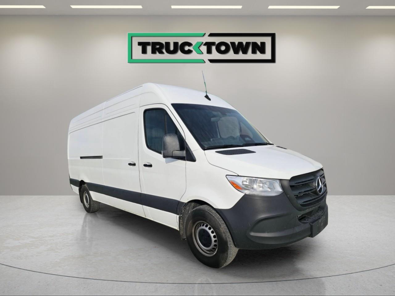 2025 Mercedes-Benz Sprinter 2500 High Roof 4-Cyl Diesel Sprinter 2500 Cargo Van 170 in. WB Rear-Wheel Drive Photo