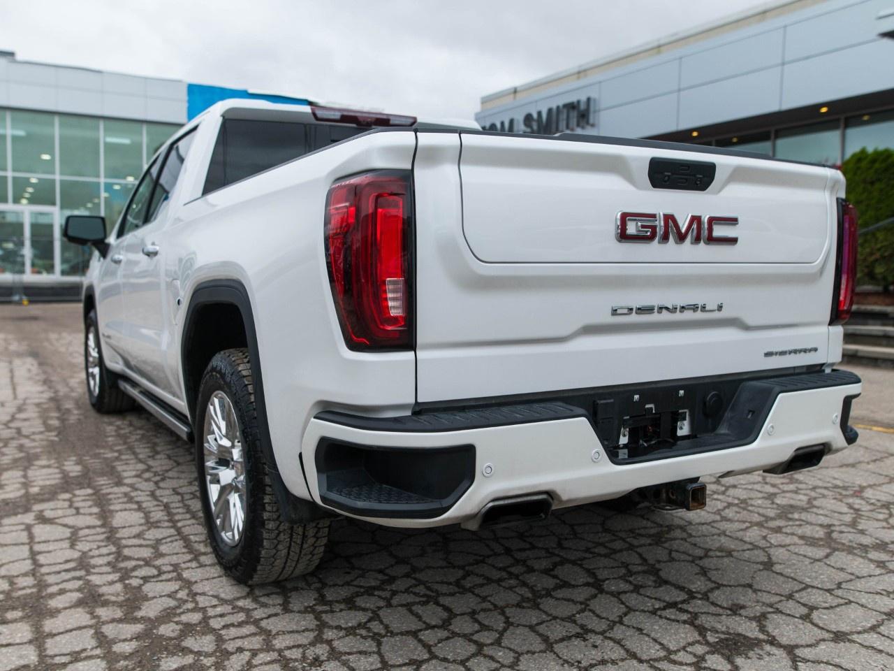 2021 GMC Sierra 1500 Crew Cab Short Box 4-Wheel Drive Denali Photo2
