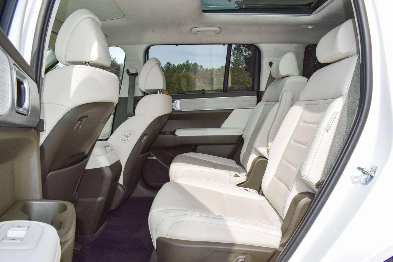 2026 Hyundai Santa Fe Ultimate Calligraphy Photo