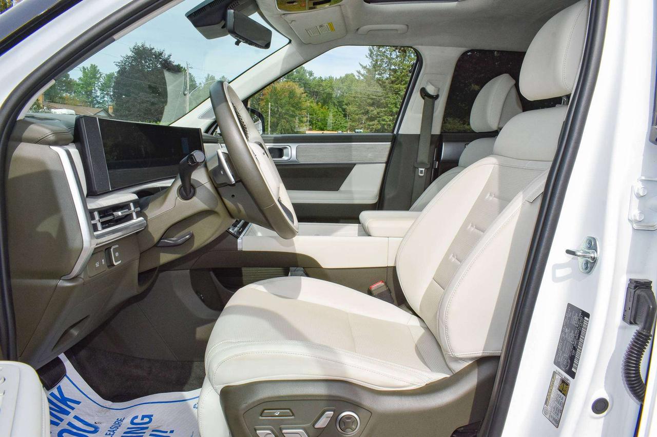 2026 Hyundai Santa Fe Ultimate Calligraphy Photo