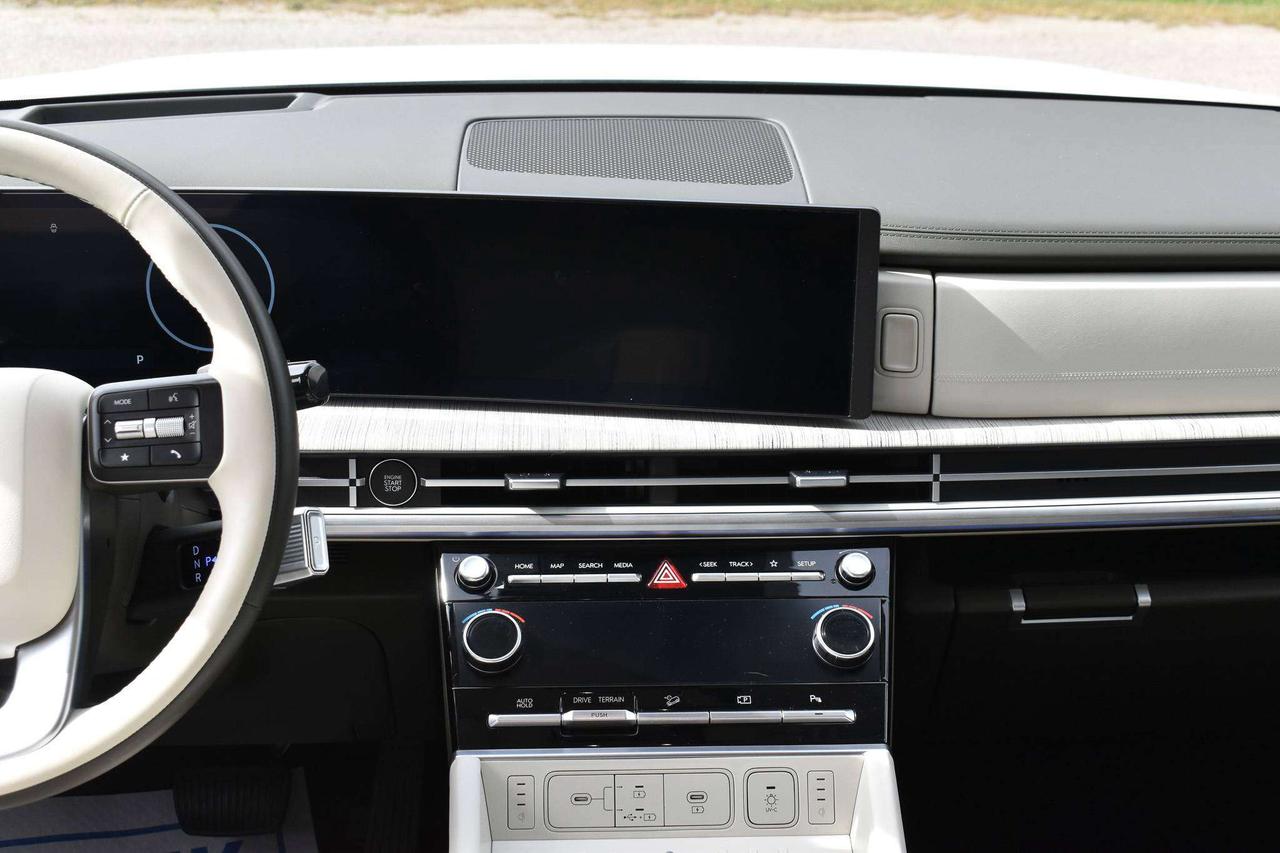 2026 Hyundai Santa Fe Ultimate Calligraphy Photo