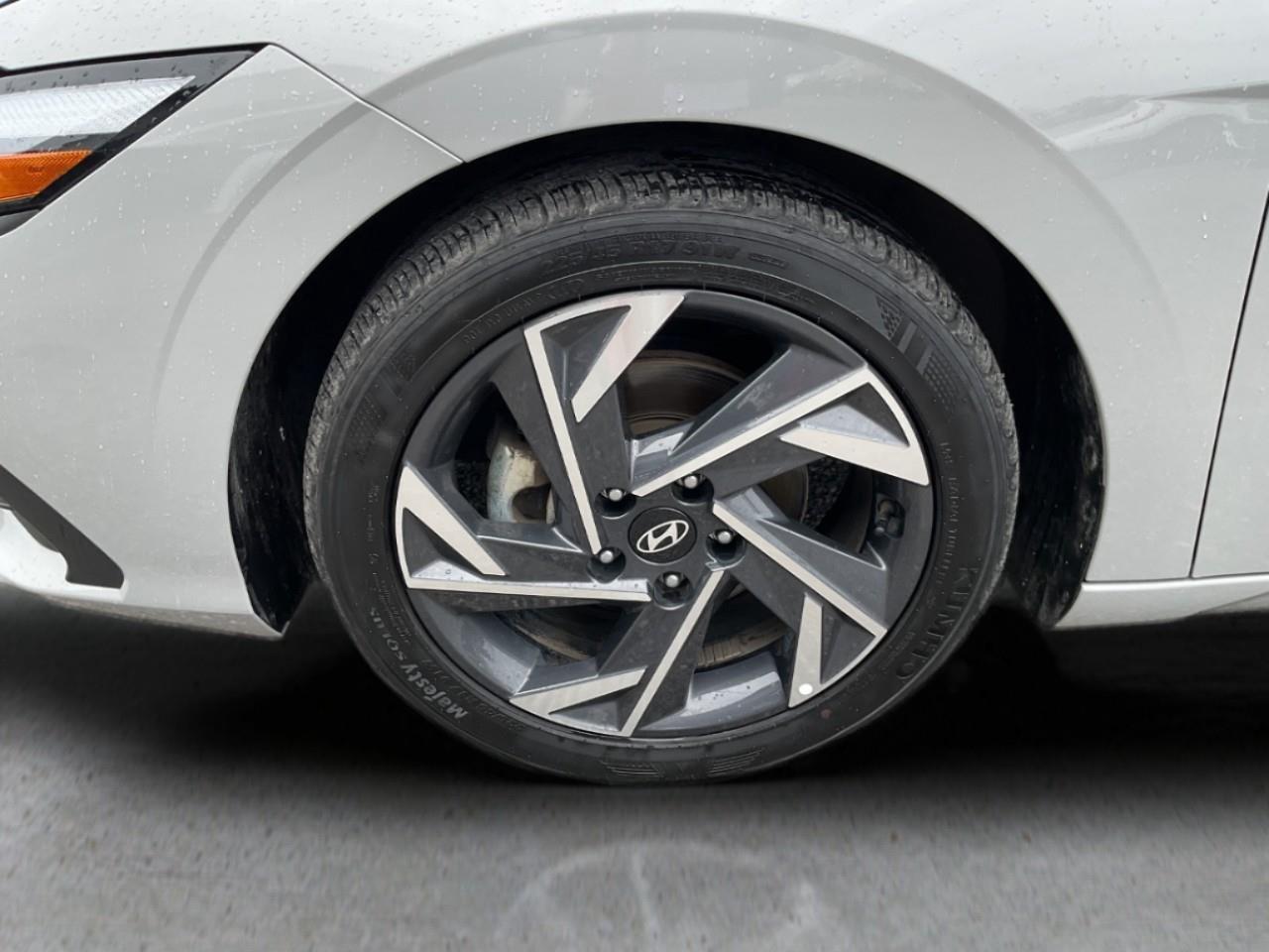 2025 Hyundai Elantra  Photo
