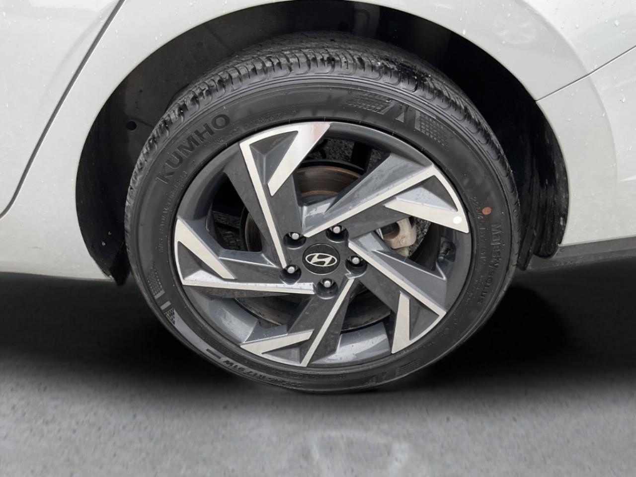 2025 Hyundai Elantra  Photo