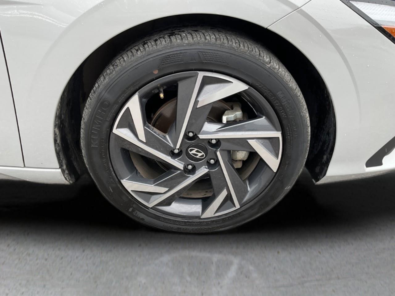 2025 Hyundai Elantra  Photo