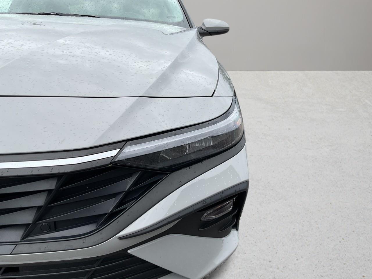2025 Hyundai Elantra  Photo