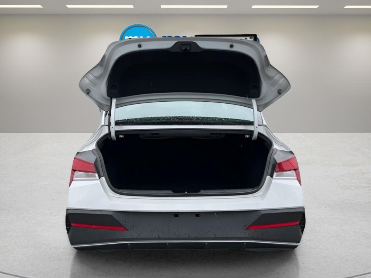 2025 Hyundai Elantra  Photo