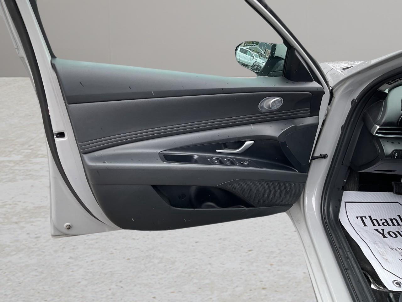 2025 Hyundai Elantra  Photo