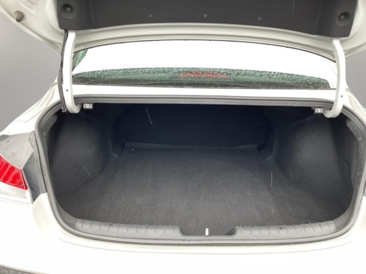 2025 Hyundai Elantra  Photo
