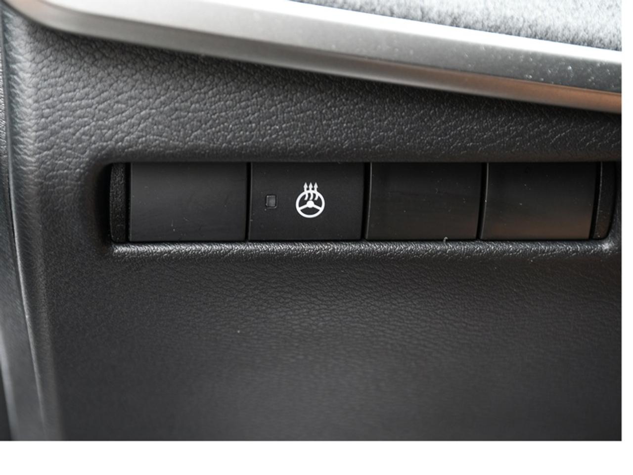2026 Nissan Kicks SV AWD    CarPlay   Android Auto   Remote Start   Adaptive Cruise   Heated Seats Photo