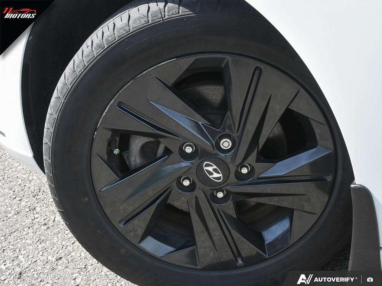 2022 Hyundai Elantra Preferred DCT   HYBRID   LOADED Photo