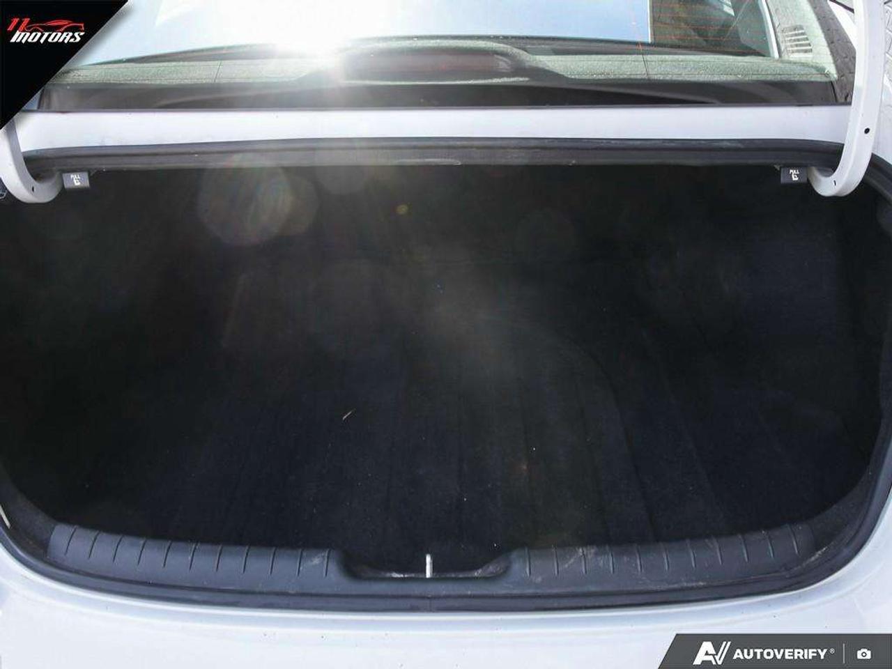 2022 Hyundai Elantra Preferred DCT   HYBRID   LOADED Photo
