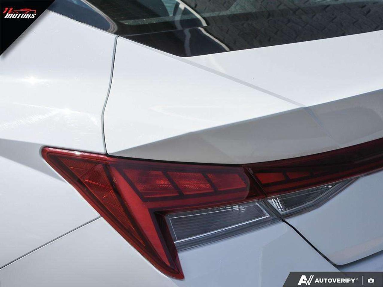 2022 Hyundai Elantra Preferred DCT   HYBRID   LOADED Photo