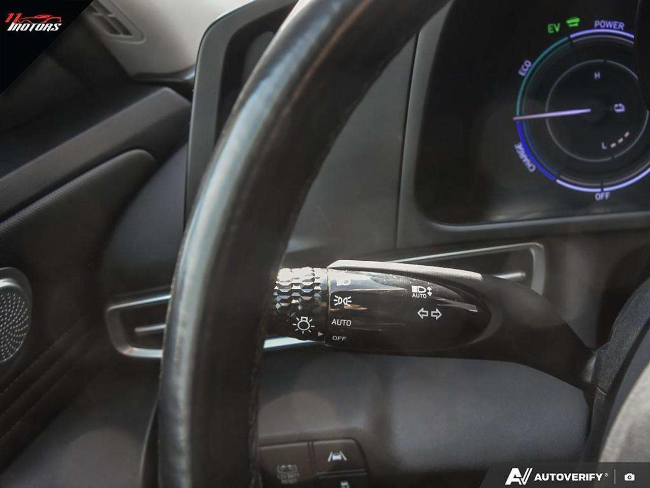 2022 Hyundai Elantra Preferred DCT   HYBRID   LOADED Photo