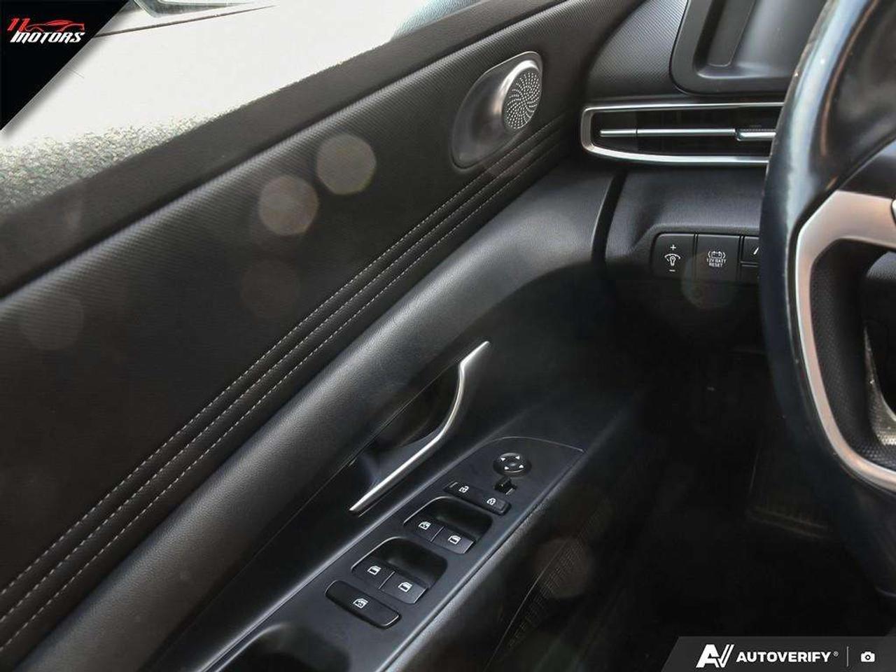 2022 Hyundai Elantra Preferred DCT   HYBRID   LOADED Photo