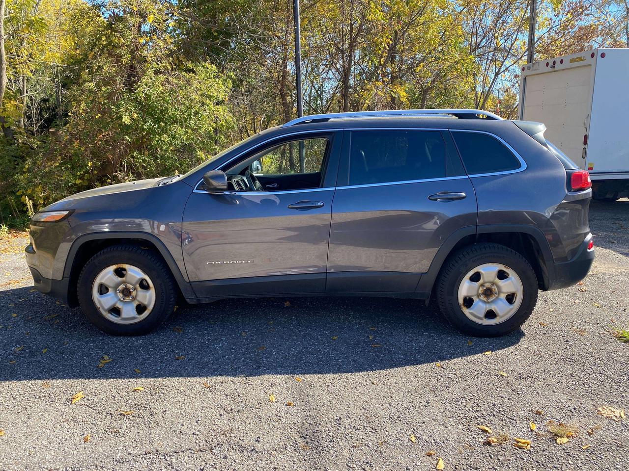 2017 Jeep Cherokee LIMITED, SOLD AS IS, NOT INSPECTED FOR SAFETY! Photo