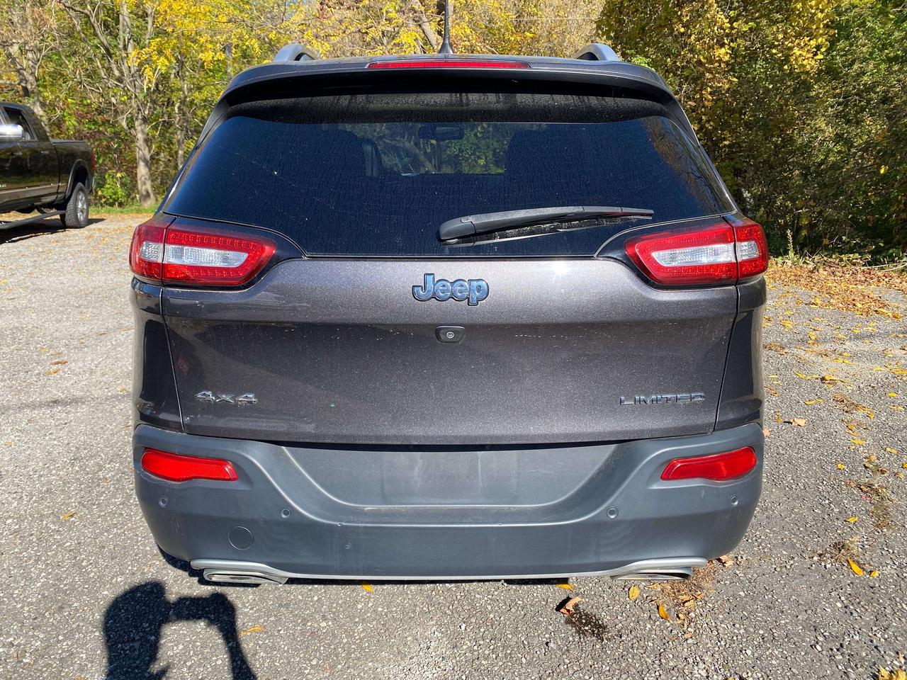 2017 Jeep Cherokee LIMITED, SOLD AS IS, NOT INSPECTED FOR SAFETY! Photo