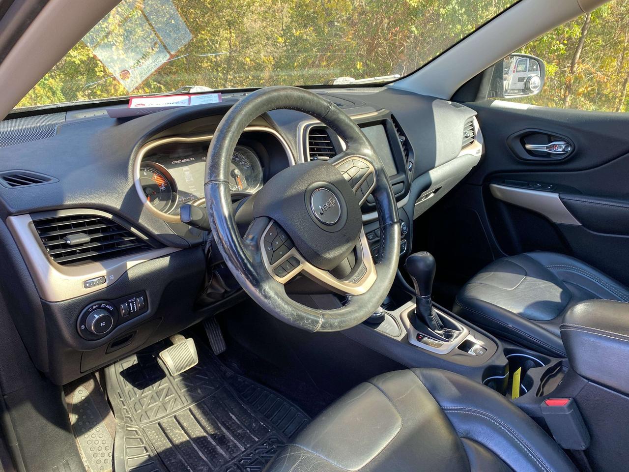 2017 Jeep Cherokee LIMITED, SOLD AS IS, NOT INSPECTED FOR SAFETY! Photo