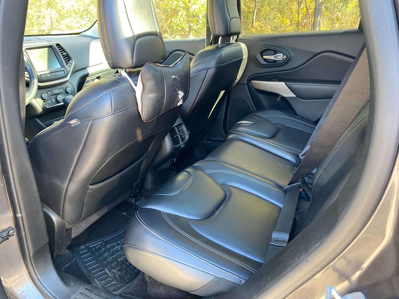 2017 Jeep Cherokee LIMITED, SOLD AS IS, NOT INSPECTED FOR SAFETY! Photo