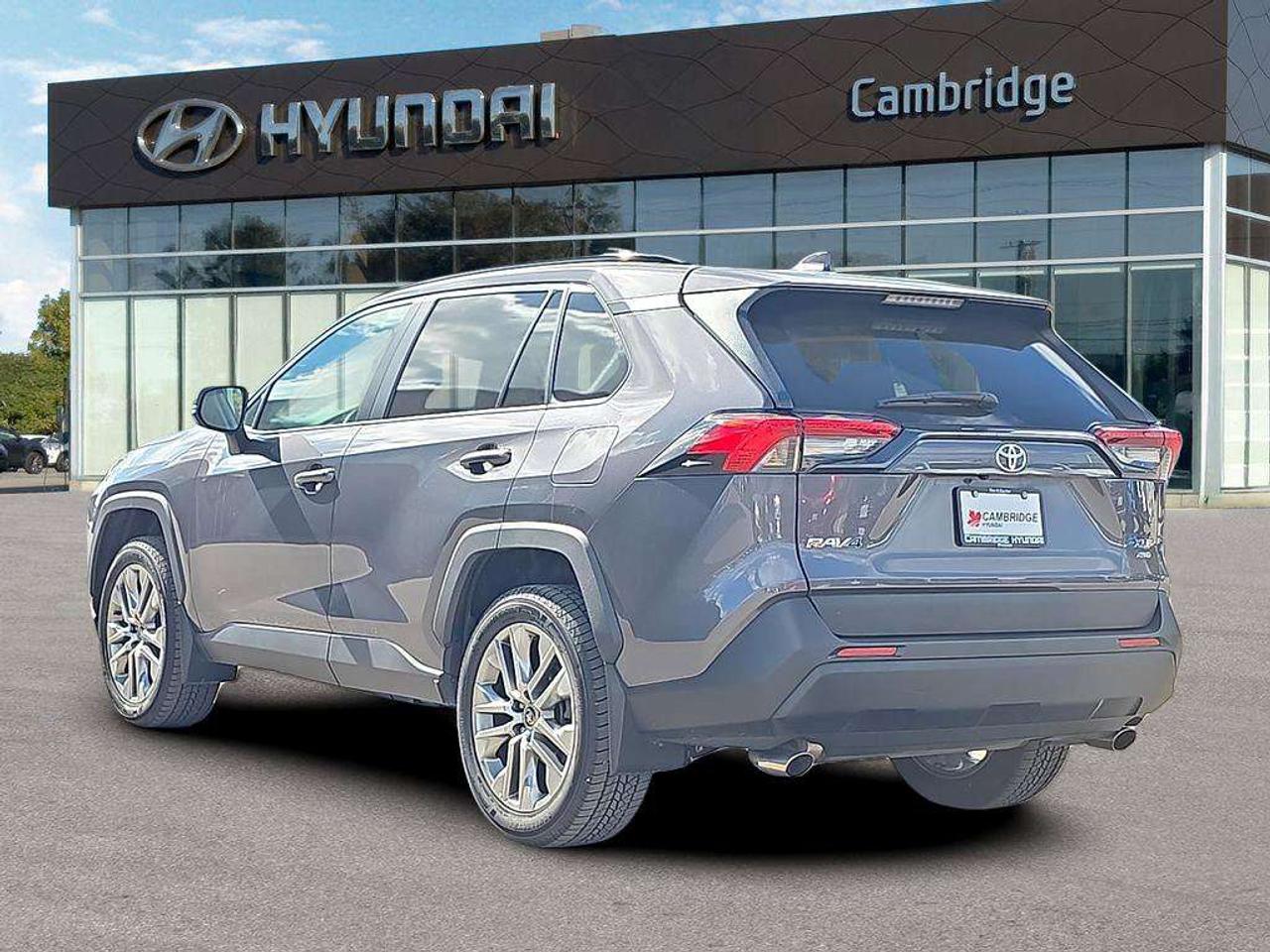 2022 Toyota RAV4 XLE Premium   LEATHER MEM.SEATS S.ROOF 7.1L/100KM Photo