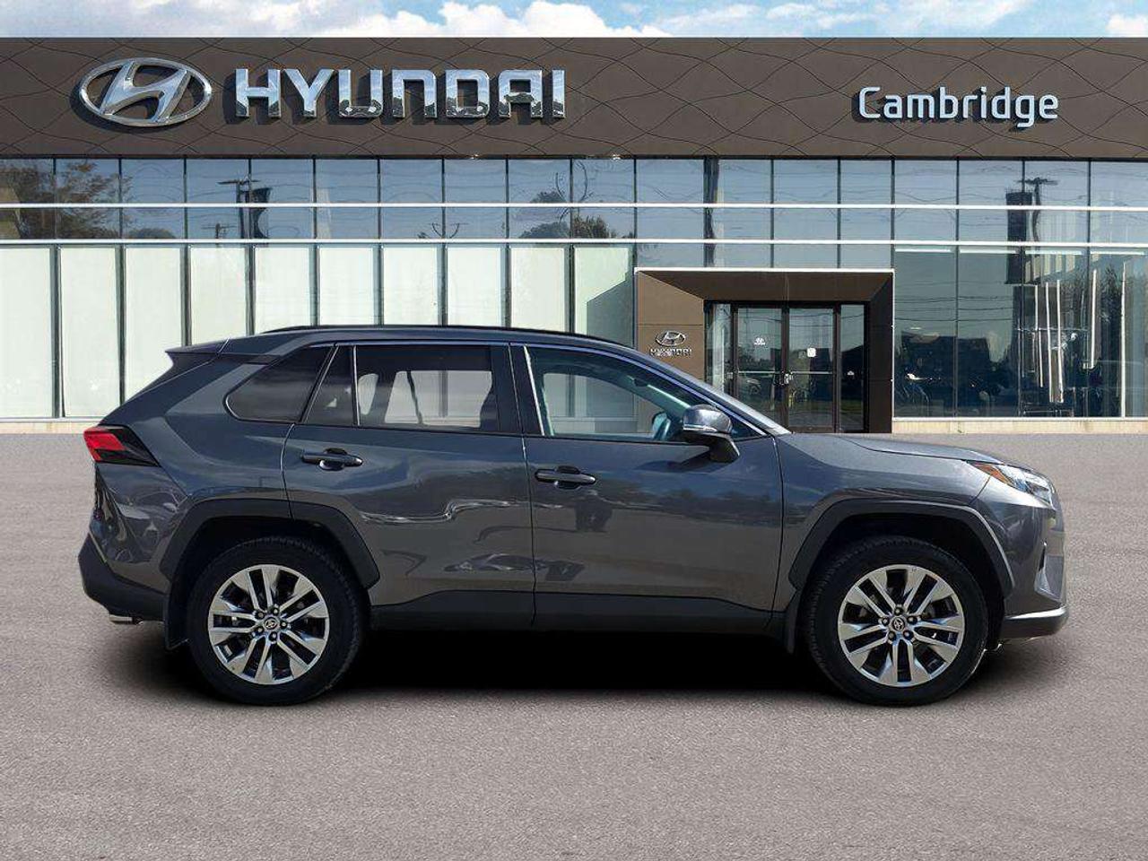 2022 Toyota RAV4 XLE Premium   LEATHER MEM.SEATS S.ROOF 7.1L/100KM Photo