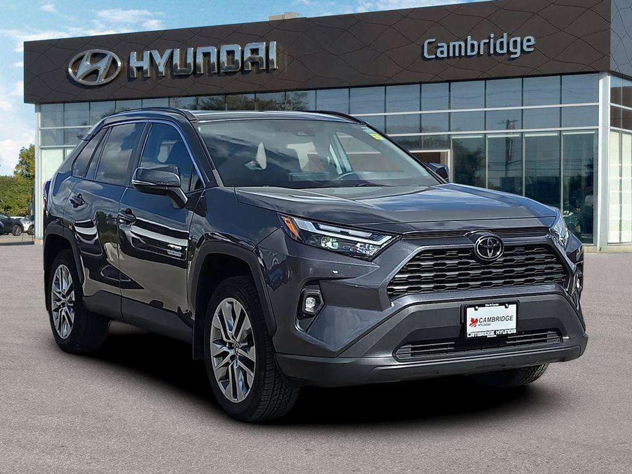 2022 Toyota RAV4 XLE Premium   LEATHER MEM.SEATS S.ROOF 7.1L/100KM Photo