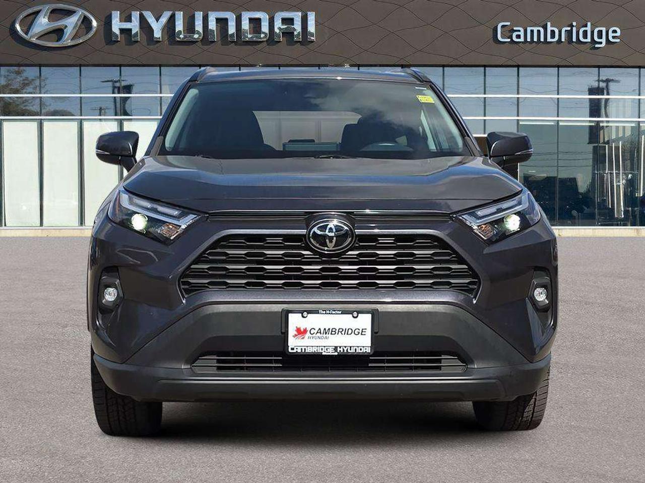 2022 Toyota RAV4 XLE Premium   LEATHER MEM.SEATS S.ROOF 7.1L/100KM Photo